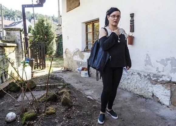 Žena se čtyřmi dětmi žije jen ze sociálních dávek: Vybydlet a jít o dům dál...