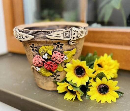 Keramika Javorník Květináč malý - růže 15 x 17cm hnědý