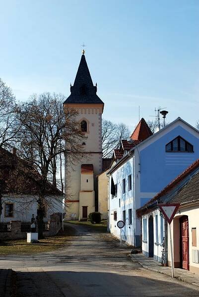 Kostel svatého Jana Křtitele (Lomnice nad Lužnicí) – Wikipedie