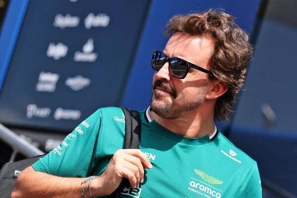 fernando alonso smiles at the hungaroring