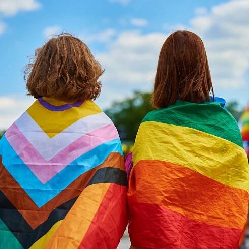 Až polovina queer lidí v Česku skrývá v posledních pěti letech svou osobní identitu