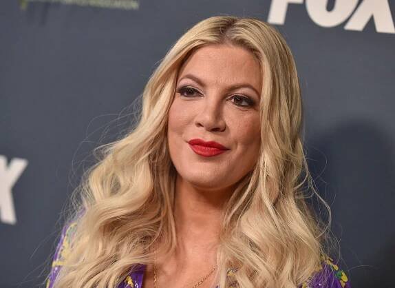 Tori Spelling na FOX Winter TCA 2019