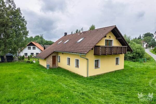 Novostavba rodinného domu v obci Zbytiny na Šumavě | Hrdlička reality