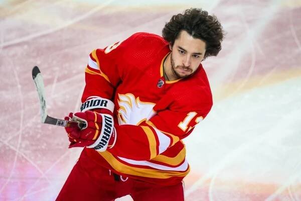 Johnny Gaudreau v dresu Calgary Flames