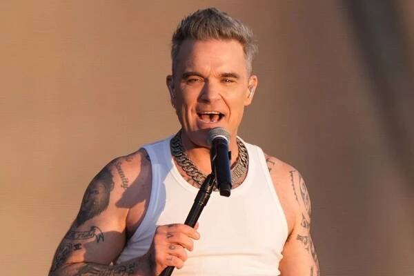 Robbie Williams faces landmark legal action from Dubliner who co-wrote his hit song ‘Angels’
