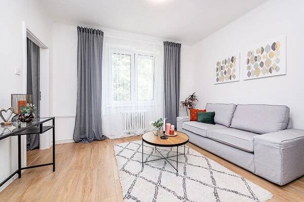 Prodej bytu 3+kk 54 m², Trenčínská, Praha, Praha