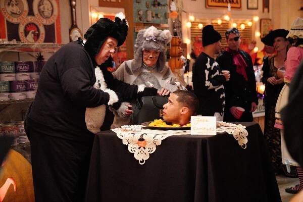 Farma na spadnutí - Scare Night - Z filmu - Jim O’Heir, Nancy Lenehan, Langston Kerman