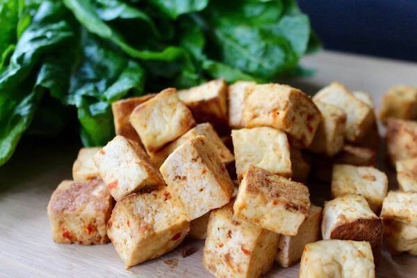 Spicy Tofu Wraps with Citrus Tahini Dressing - The Expat Dietitian