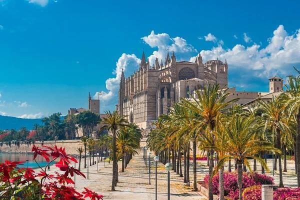 Where to Head for Late Season Sun: Your Ultimate Getaway Guide - Stories - HIP Hotels