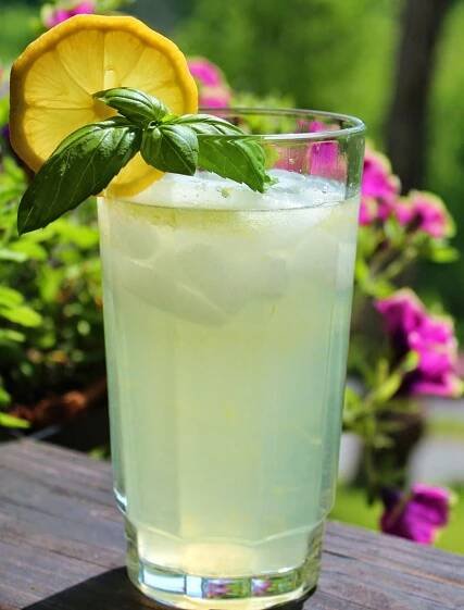 Summer's Best Lemonade! - Effortless Girl