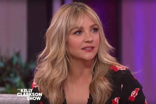 Abby Elliott Reveals She's Undergoing 'Hardcore' IVF Treatments: 'We Don't Talk About It Enough'