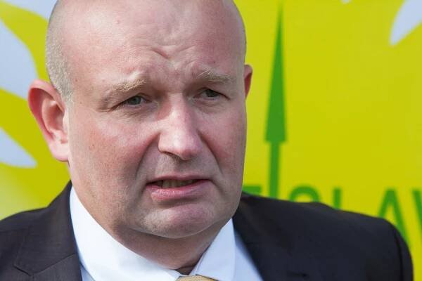 Blaško odstupuje z boja o post bratislavského župana, podporí Ftáčnika