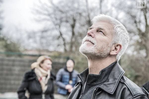 Generál Petr Pavel na návštěvě plzeňské zoo | PrahaIN 