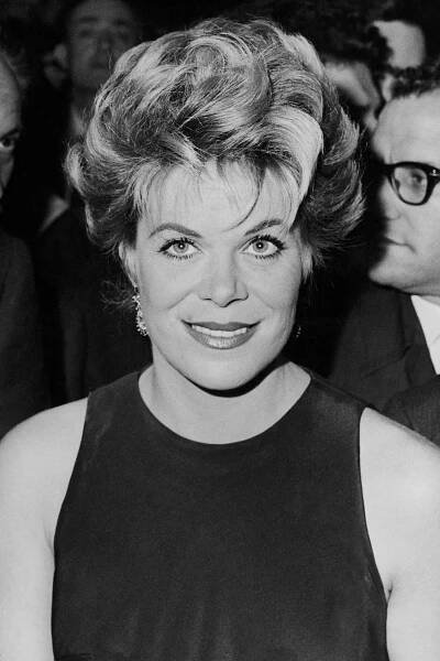 Gone Too Soon: 9 Oscar Winners and Nominees Who Took Their Own Lives (Photos)