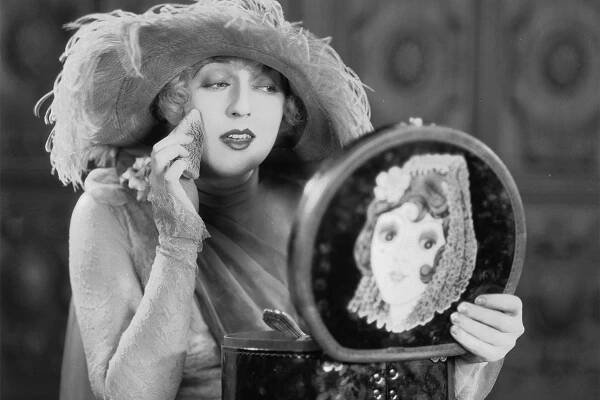 Mae Murray Facts