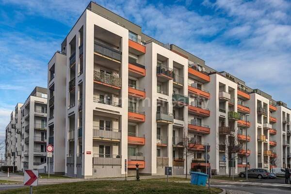 Pronájem bytu 3+kk/2L a gar. stáním, Praha 5 – Zličín | Umíme reality