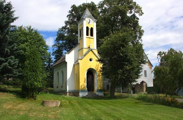 Soubor:Jirkov, Jindřišská, small church.jpg