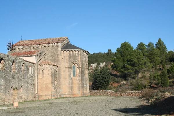 Soubor:Fontcaude chevet.JPG – Wikipedie