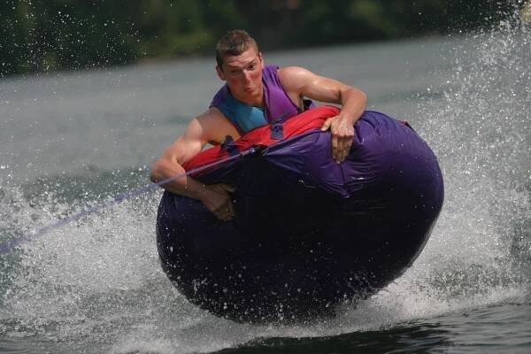 Tubing (recreation)