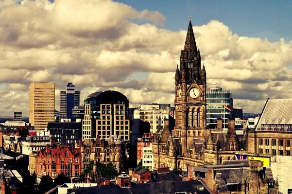 18. Manchester – 52 % velmi spokojení, 40 % spokojení.
