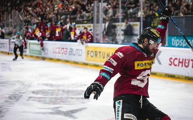 Sparta díky dvougólovému Horákovi otočila duel s Vítkovicemi a vede extraligu!