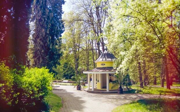 Konstantinovy Lázně: Hotel Jirásek *** s bazénem, solnou jeskyní, procedurami a polopenzí + kulturní akce