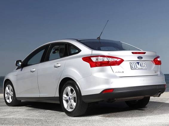 Ford Focus Sedan 4 Doors (2011) detailní informace, videa, motorizace a zajímavosti