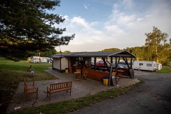Jak to chodí v kempech na Frýdecko-Místecku. Pozor, ne všude zaplatíte kartou