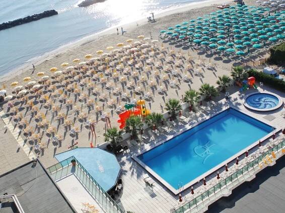 Hotel Mediterraneo****