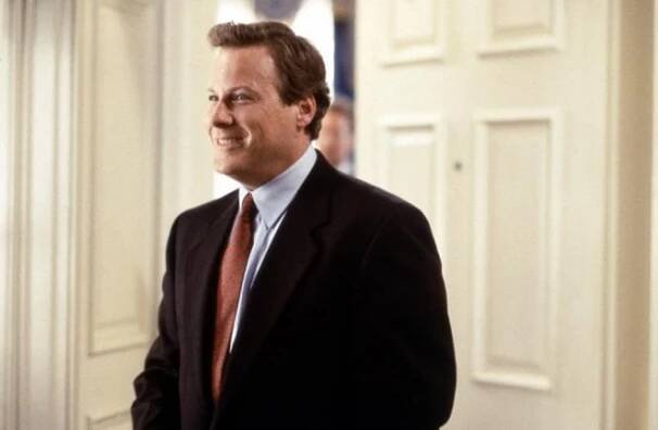 Mí drazí Američané - Z filmu - John Heard