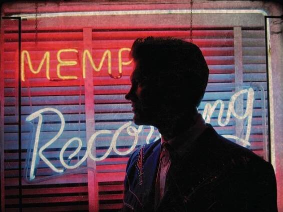 RECENZE: Chris Isaak si splnil sen. Snil ho ale také někdo jiný?