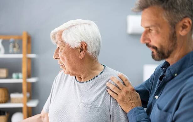 Vyléčíme Parkinsona? Seriózní studie potvrzují velké úspěchy, šanci ale vycítili i šarlatáni