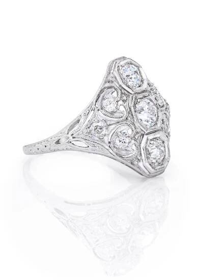 Antique Art Deco 3/4 Carat Diamond Ring in Platinum - Image 2