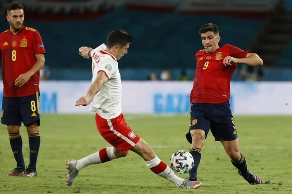 La Roja v problémech. Španělé znovu jen remizovali, Polsko udrželo postupovou naději