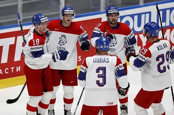 V klíčovém utkání mistrovství světa čeká české hokejisty Německo, suverénní Rusové vyzvou USA