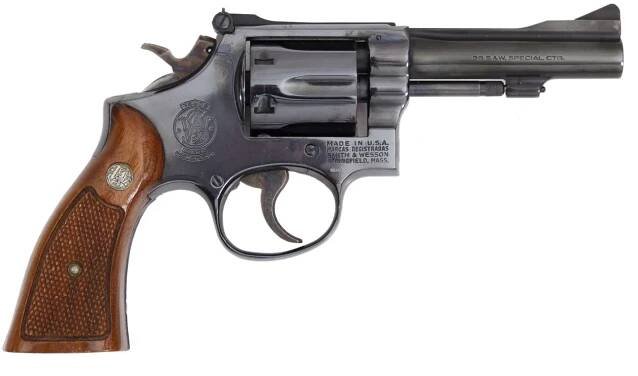 Smith & Wesson, 15-3 2