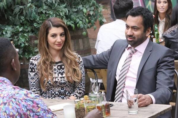Nová holka - Přilba - Z filmu - Nasim Pedrad, Kal Penn