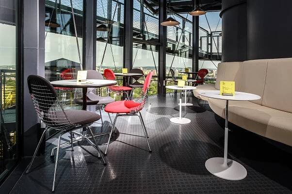 Bolt café