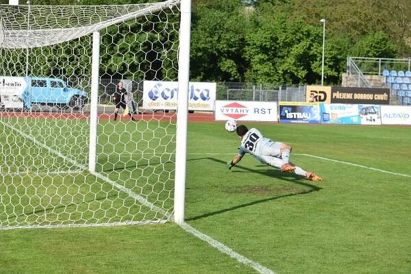 KVÍZ: Lídři ČFL nejsou jen fotbaloví profíci. Tipnete si profese hráčů Viagemu?