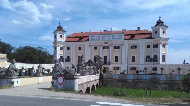 zamek milotice 001
