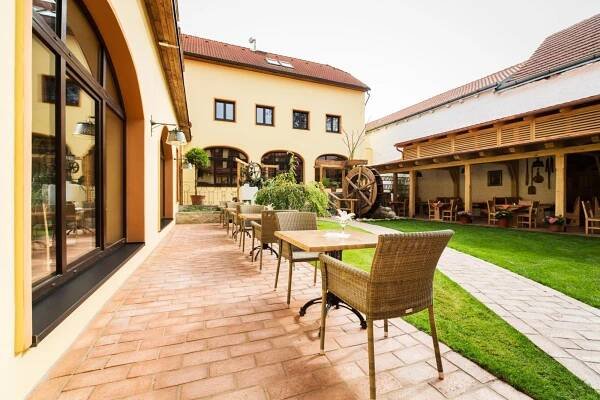 Hotel Selský Dvůr - Svatební místa - Svatební kompas