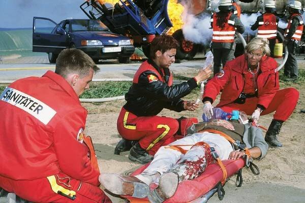 Medicopter 117 - Korunní svědek (S01E01) (1998) | Zajímavosti - Zajímavosti | ČSFD.cz