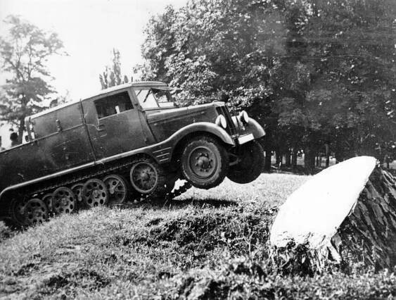Sd.Kfz. 11 (prehľadová téma / v službách cudzích armád) : Německo (DEU)