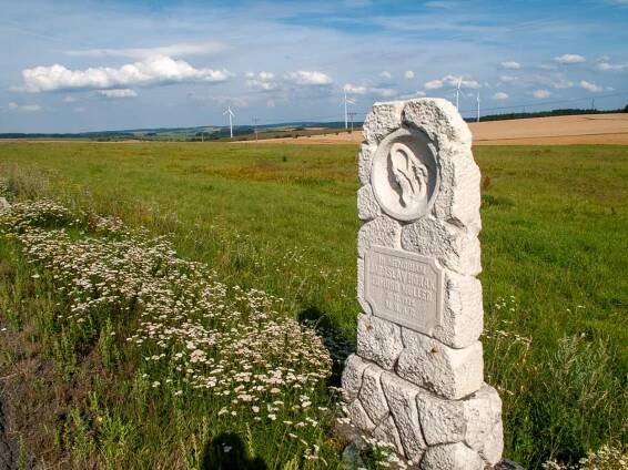Horní Loděnice – Pomník na... - Pomník