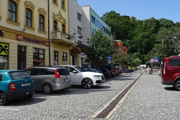 Fotografie - Parkoviště Karlovo náměstí Náchod - 14.07.2021