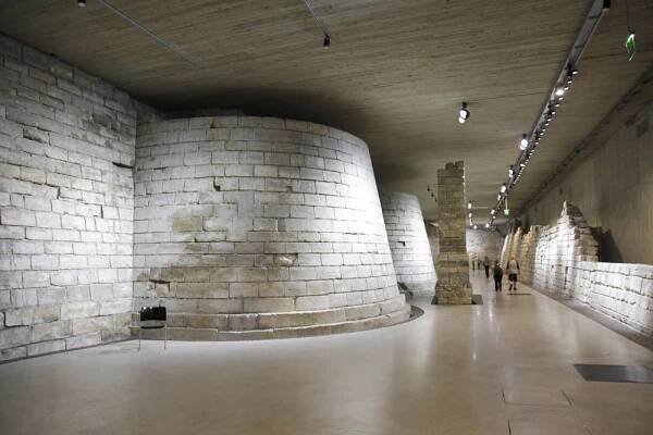 Le Louvre médiéval