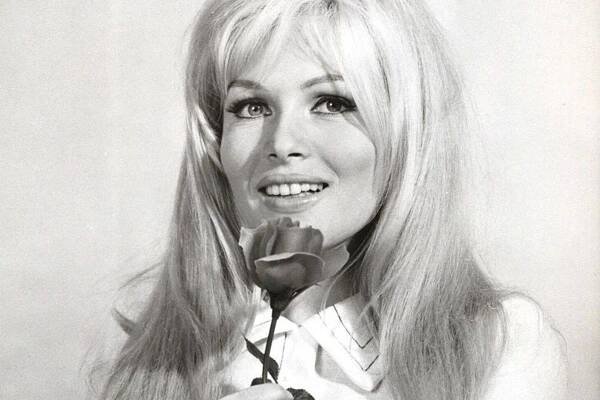 Olga Schoberová pobláznila Hollywood. Co dělá a jak vypadá nádherná herečka z šedesátých let dnes?