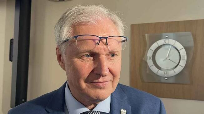 Konec po osmi měsících ve funkci. Chomutovský primátor Petrilák rezignoval