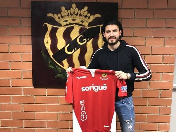 Pipa arriba cedit pel RCD Espanyol - Gimnàstic de Tarragona SAD
