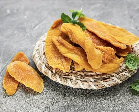 MANGO SUŠENÉ 500 g Přírodní plátky Bez cukru Zdravá svačinka Kol-Pol Kód výrobce Mango suszone 500g Kol-Pol